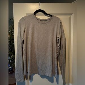 ALO Yoga Heather Gray Long Sleeve Tee